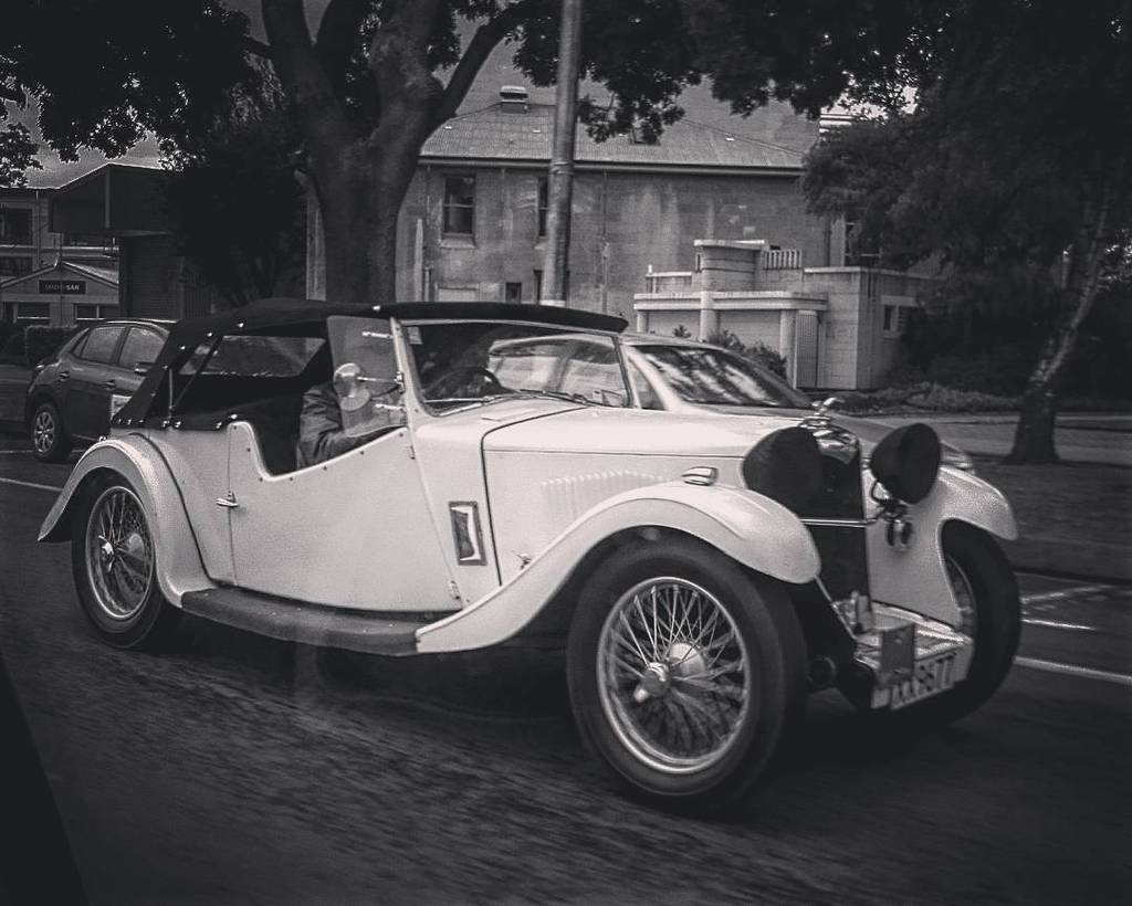oldcar_photo's tweet photo. Old cars all over South Island !! #oldschool #car #vintage #oldcar #cars #ontheroad #southisland #newzealand #duned… https://t.co/ndqaJ3PwLe