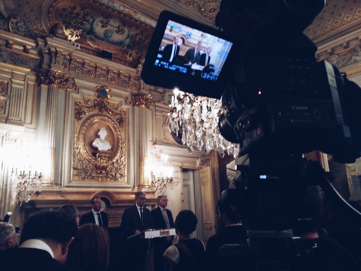 Tournage à l’Hôtel de la Préfecture de Grenoble hier pour filmer les Vœux 2016 du Président du Département