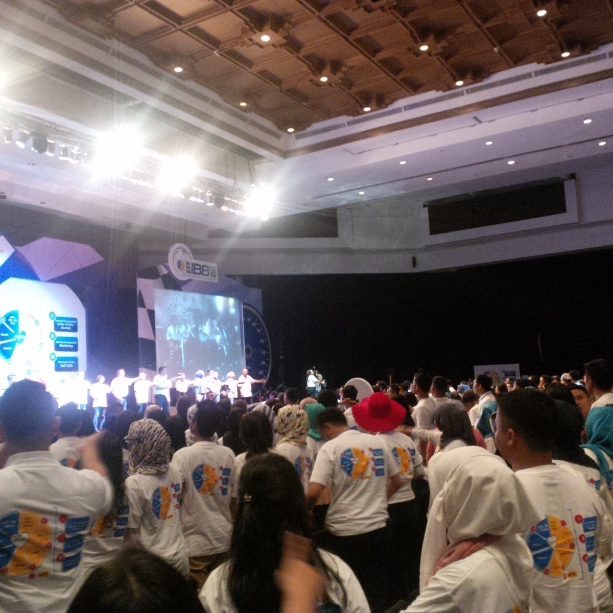 abby_aris's tweet photo. Who is the winner?? Me..me..me...
#proudofAxaMandiri#IBB2016#regionV https://t.co/Se6GLEVwCQ