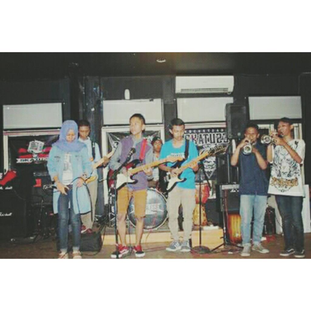 Godbless cafe sawojajar