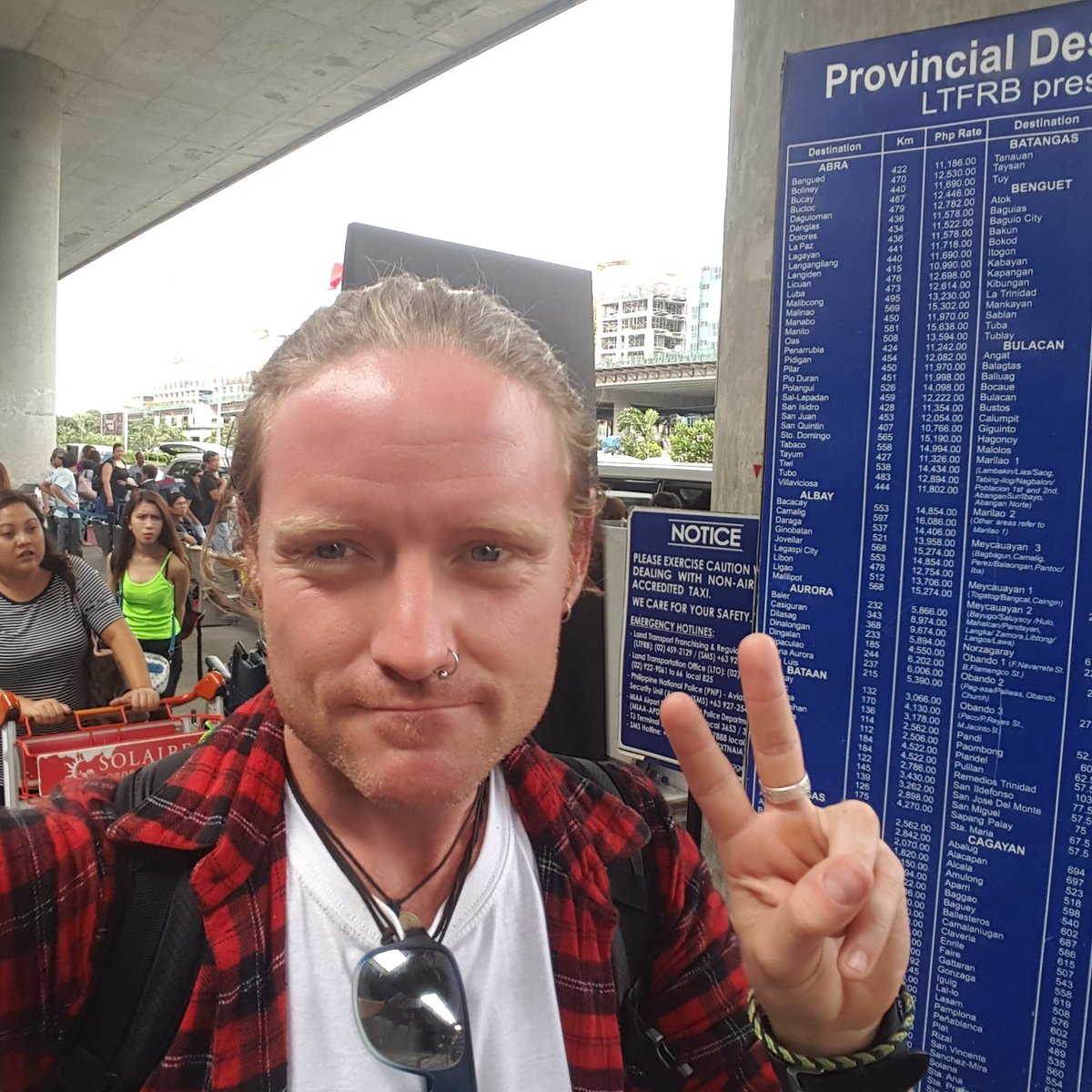 mbarnesau's tweet photo. He's arrived! #philippines2016 #travel #studyabroard #manila https://t.co/Geyzg0UFX2