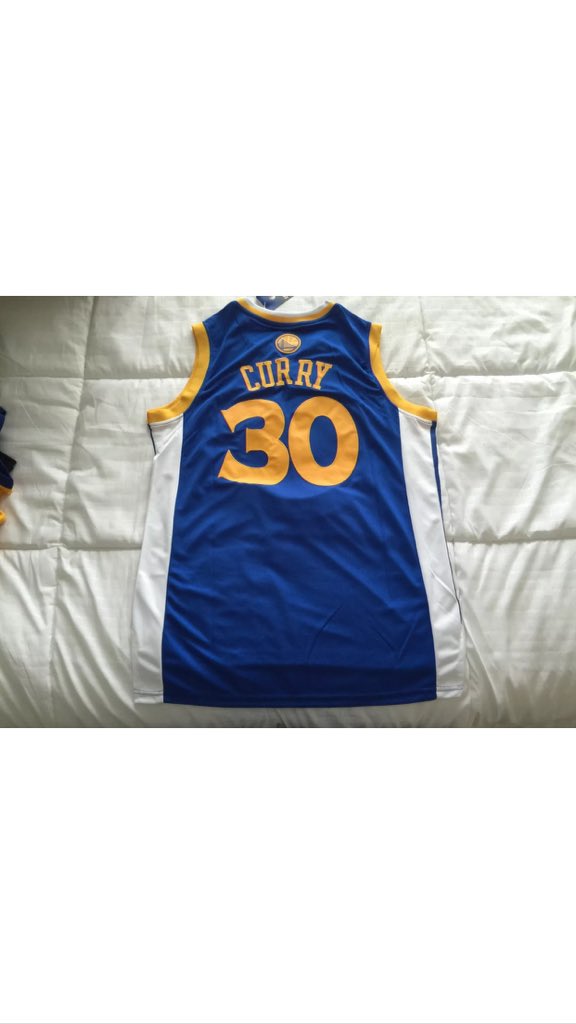 StephCurry__30's tweet photo. #StephCurry Jersey giveaway 🏀💯Must RETWEET and FOLLOW for a chance to win! Will select winner Saturday be4 next game https://t.co/3iTmlWbror