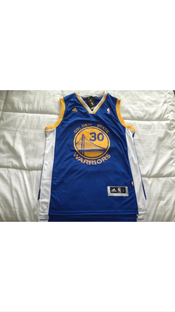 StephCurry__30's tweet photo. #StephCurry Jersey giveaway 🏀💯Must RETWEET and FOLLOW for a chance to win! Will select winner Saturday be4 next game https://t.co/3iTmlWbror
