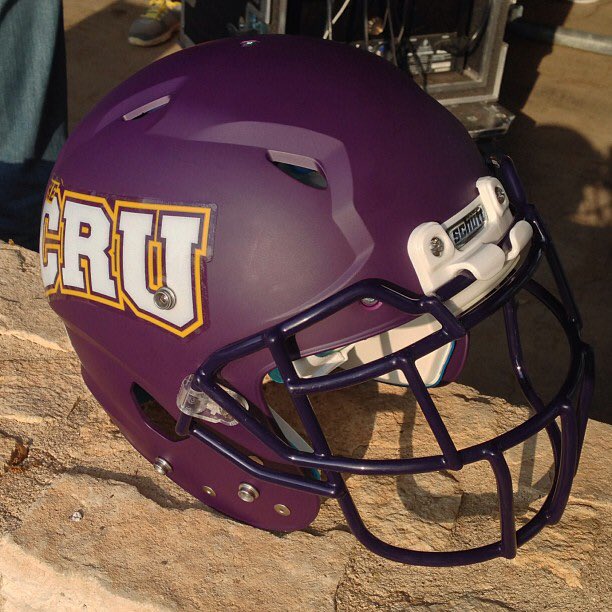 NCAAHelmets's tweet photo. @CruEquipment Lovin the #Cru #CruLove #Drame #UMHB #Football #Helmet @CruSports https://t.co/rfsFOiq1xx