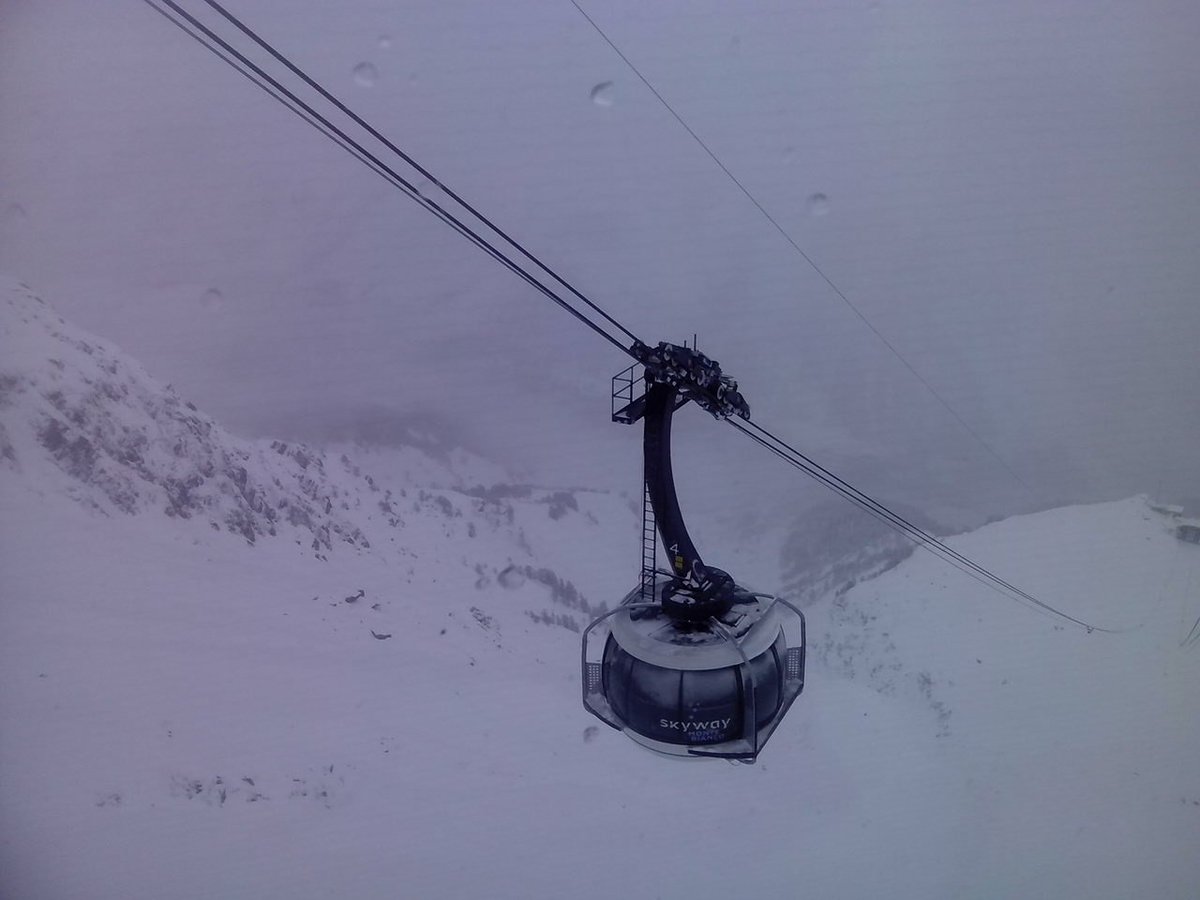 Even in whiteout this new rotating, floor-to-ceiling windows Skyway cable car #Courmayeur is a thrill ride