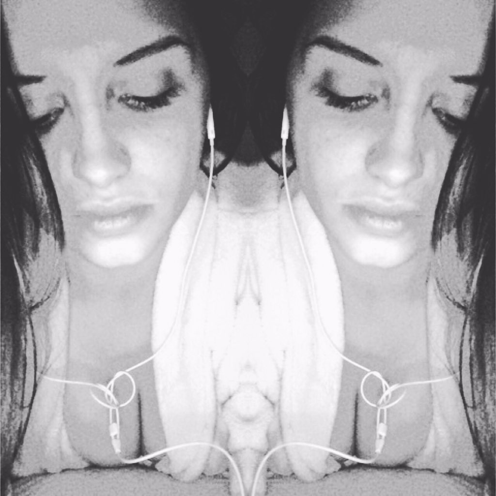 melissa_landon's tweet photo. When I see your face there's not a thing that I would change because you're amazing just the way you are๐ค #latejams https://t.co/rMmgT9yO3b