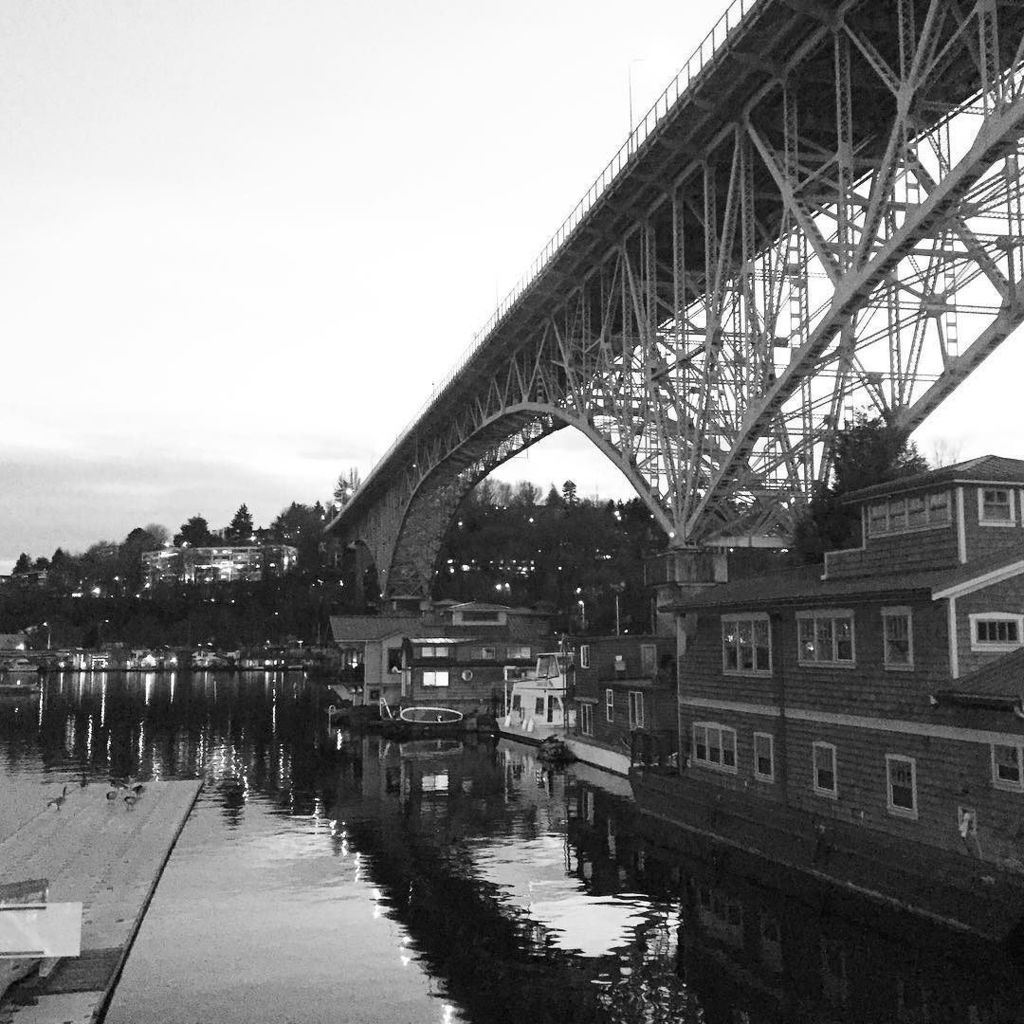 markpalfreeman's tweet photo. Fremont in the afternoon.
#fremont #seattle #trollave #waterfront https://t.co/8RlVi1tpfE