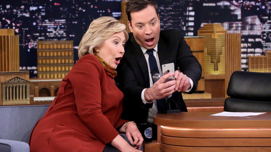 mashable's tweet image. Hillary Clinton hates iPhone autocorrect but loves Snapchat: on.mash.to/1Wds26V