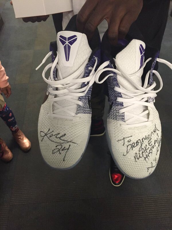 kobe shoe sign