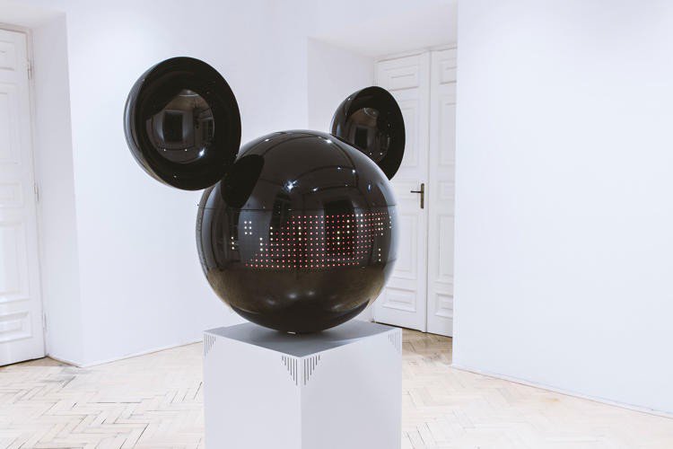 Mickeyphon par <a href="/panGenerator/">panGenerator</a> bit.ly/1n5mSyp #journaldudesign #art #MickeyMouse #interactive #installation
