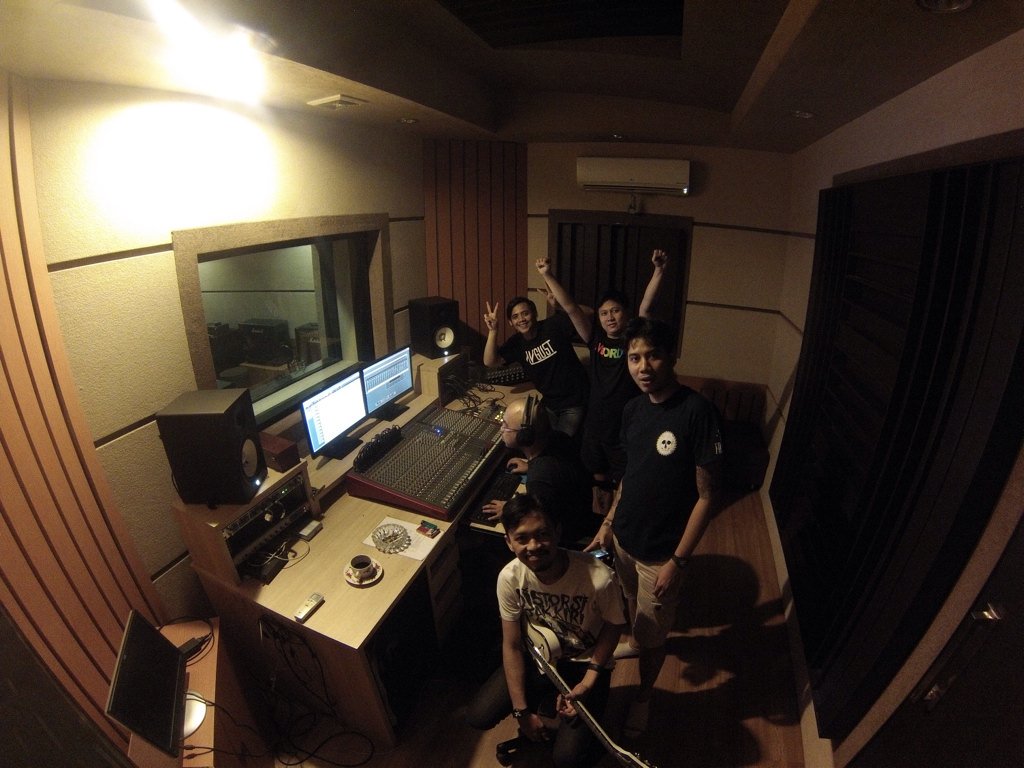wefthc's tweet photo. Recording part 2 #weftEP https://t.co/JLaCSlRn3V