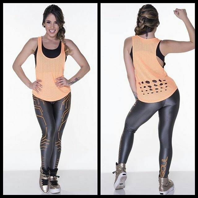 Toppopmodas's tweet photo. A sua calça preferida na versão legging, para você usar em qualquer ocasião, sem moderação. https://t.co/rduw8gePlU https://t.co/DWzCX4MbAY