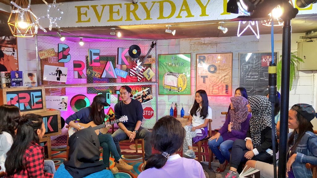 bimoardhi's tweet photo. Acara Music keren @breakoutnet @boywilliam, #BreakoutNETJustinBieber https://t.co/0MvFkeK67F