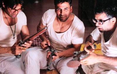 Babu_Bhaiyaa's tweet photo. Reaction of Indian Cricket fans after watching the fielding &amp; catching of Indian players.. #IndvsAus https://t.co/63onXlq0B3
