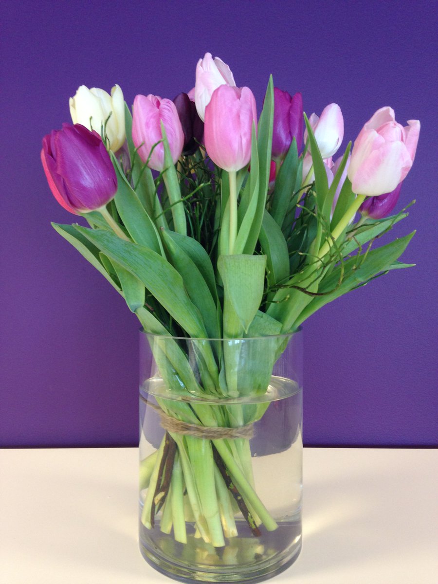 Idag firar vi Tulpanens dag med en passande fredagsbukett – visst är den fin?