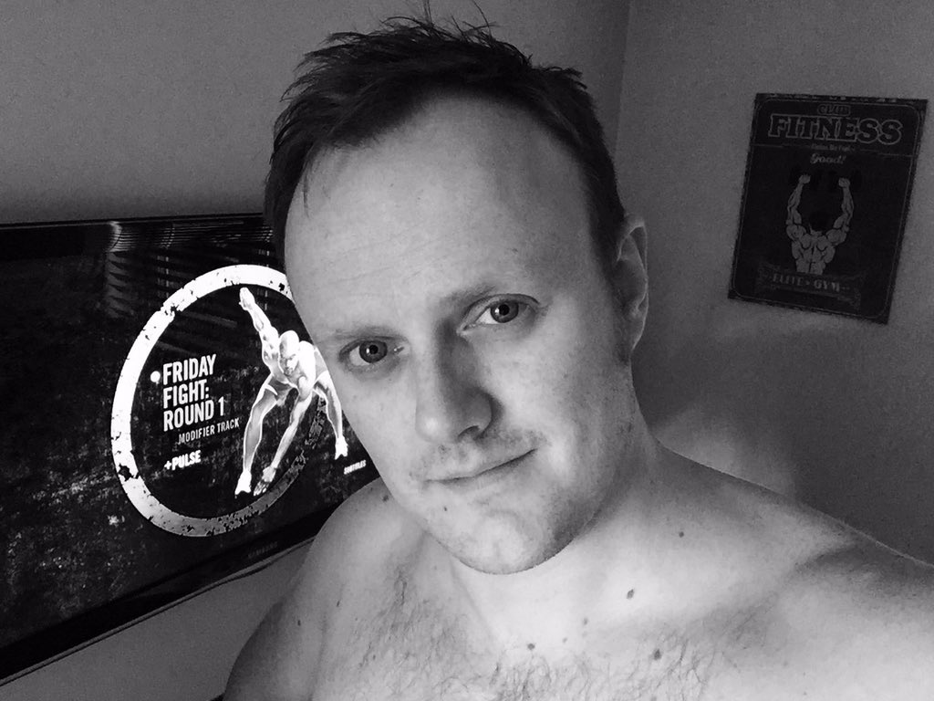 mistaphillips's tweet photo. It's Friday. This means one thing. #FridayFightRound1 #InsanityMax30 #IMaxedOut - lets do this!!! 💪🏼 #Cutting https://t.co/EK9h9vCRXd