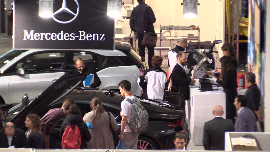 La #HYBRID revolution di <a href="/MercedesBenz/">Mercedes-Benz</a> è passata anche per <a href="/Solarexpo/">Solarexpo</a> 2015 -> ow.ly/X5YVC #GammaClasseC