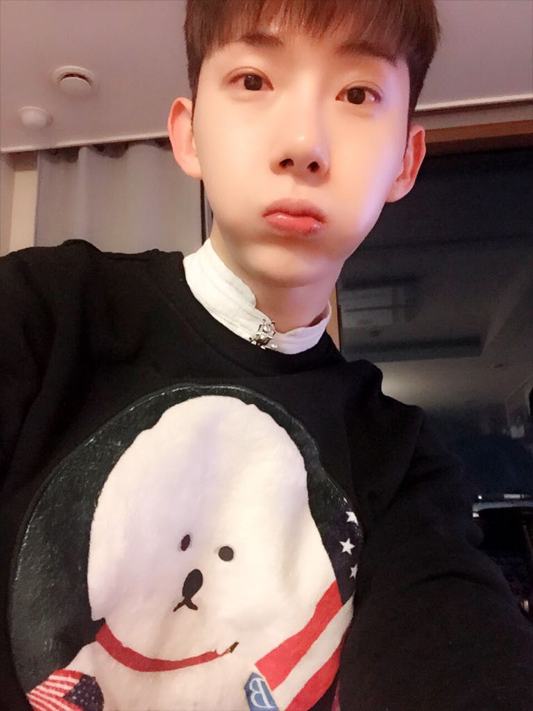 2AMkwon__b's tweet photo. 😳 https://t.co/H1wdcQMPAw