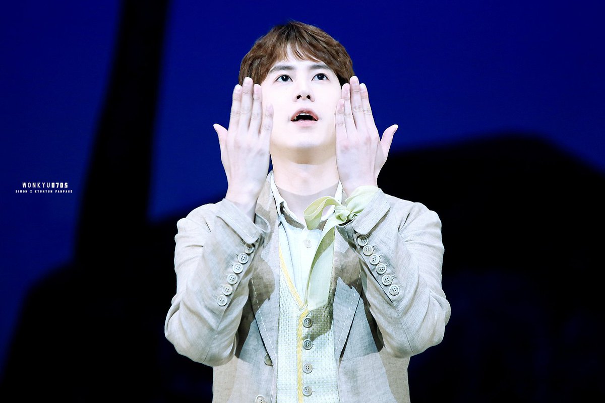 160105 #베르테르 #Kyuhyun #규현 Kissing you👄💕