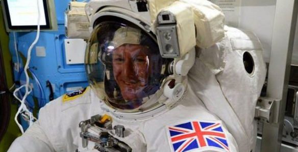 Intelleapp's tweet photo. Tim Peake begins historic #spacewalk #STEMeducation #Intelleapp
https://t.co/ye3FG3BSWz https://t.co/KQpSpjdaqz