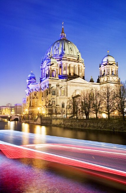 LPMagUK's tweet image. #picoftheday A sightseeing boat swooshes past the Berliner Dom cathedral on #Museuminsel, #Berlin, #Germany.