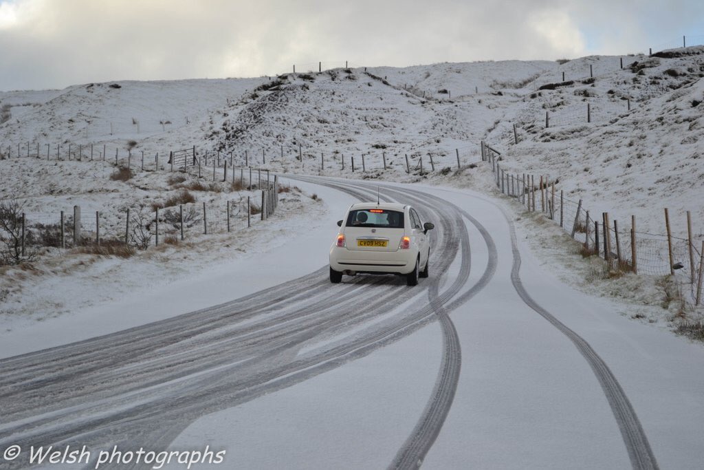 Be careful whilst driving on local mountain roads 🌨
Thanks to @Wales1701 for the photo