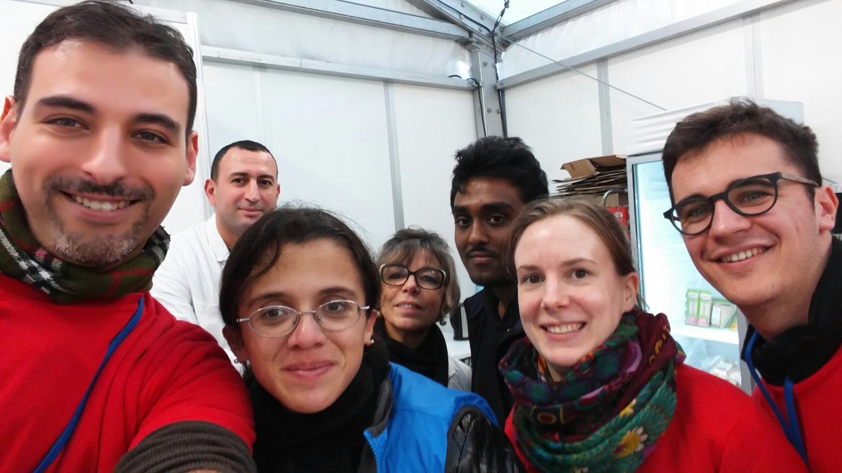 Toujours le sourire à l'accueil du #dondusang place d'Italie 12-18h TLJ jusqu'à dimanche <a href="/mairiedu13/">Mairie du 13e</a> <a href="/EFS_Officiel/">EFS</a>