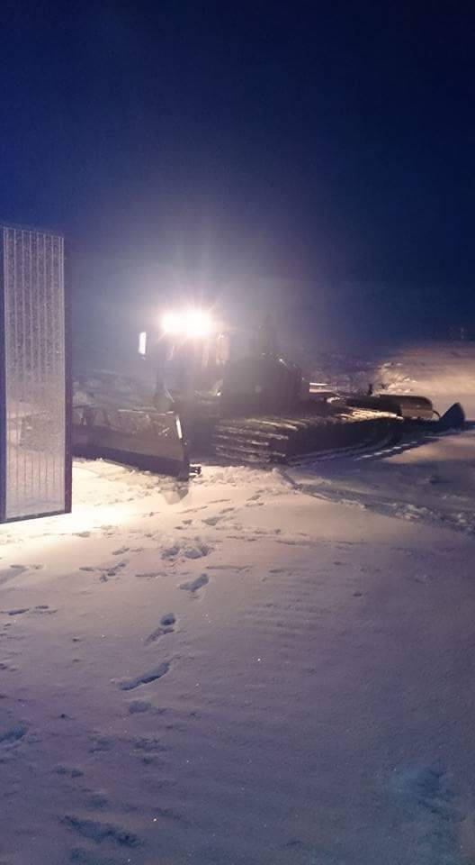 Late night bashing means we're open today &amp; likely this w/e. Keep checking yadmoss.co.uk. #winterishere