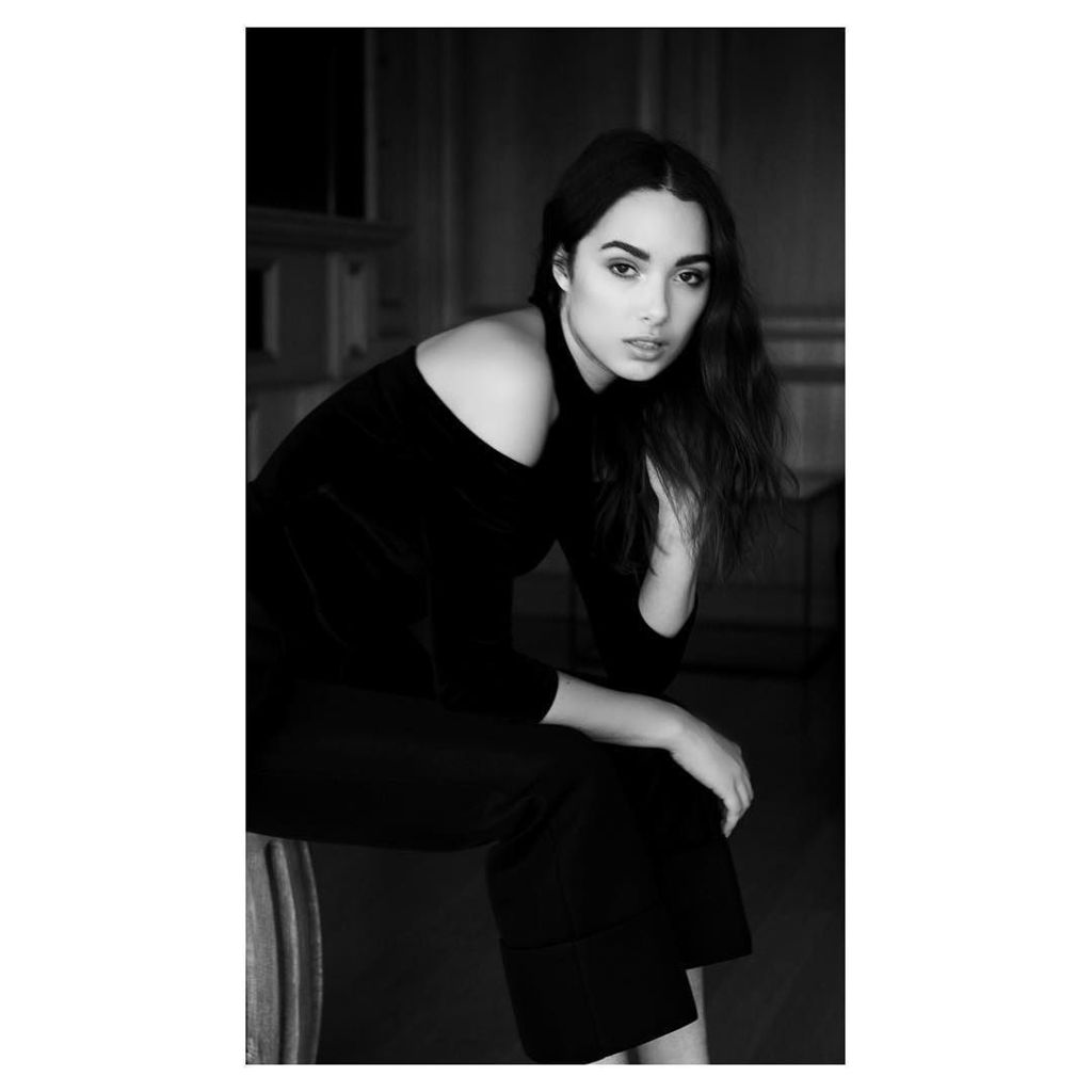 EsseVie's tweet photo. Bringing back the halter with a contemporary twist • Esse Vie SS16 • 
#EsseVie #essentials… https://t.co/alwuChSxbq https://t.co/HgQ3HltcGf