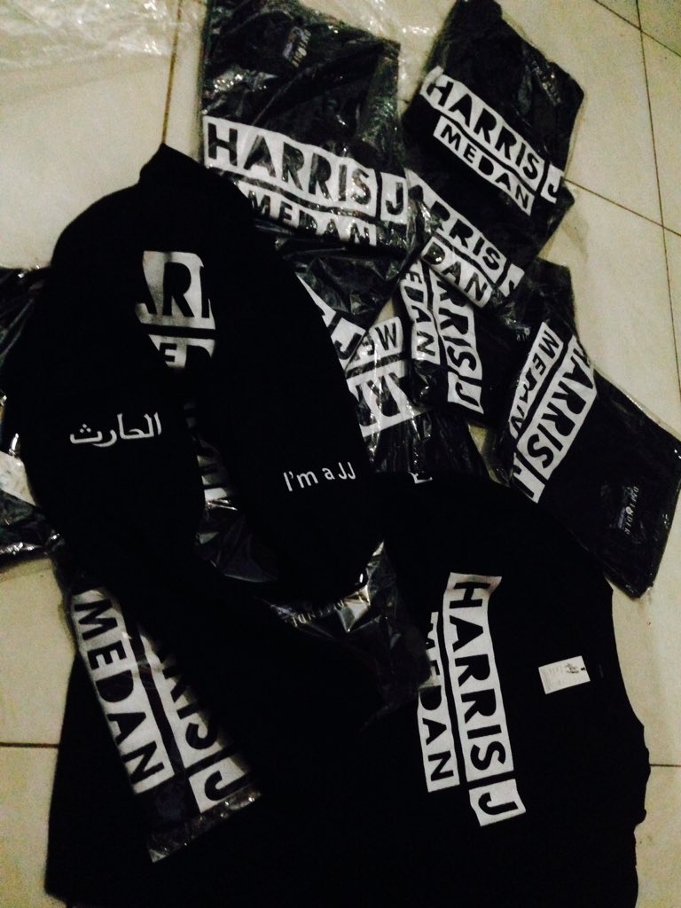 HarrisJMedan's tweet photo. @HarrisJOfficial this merchandise raedy for Sunday xoxo at Gathering JJ's Medan. RT IF YOU CAN'T WAIT πππ https://t.co/6keAVbJ1R0
