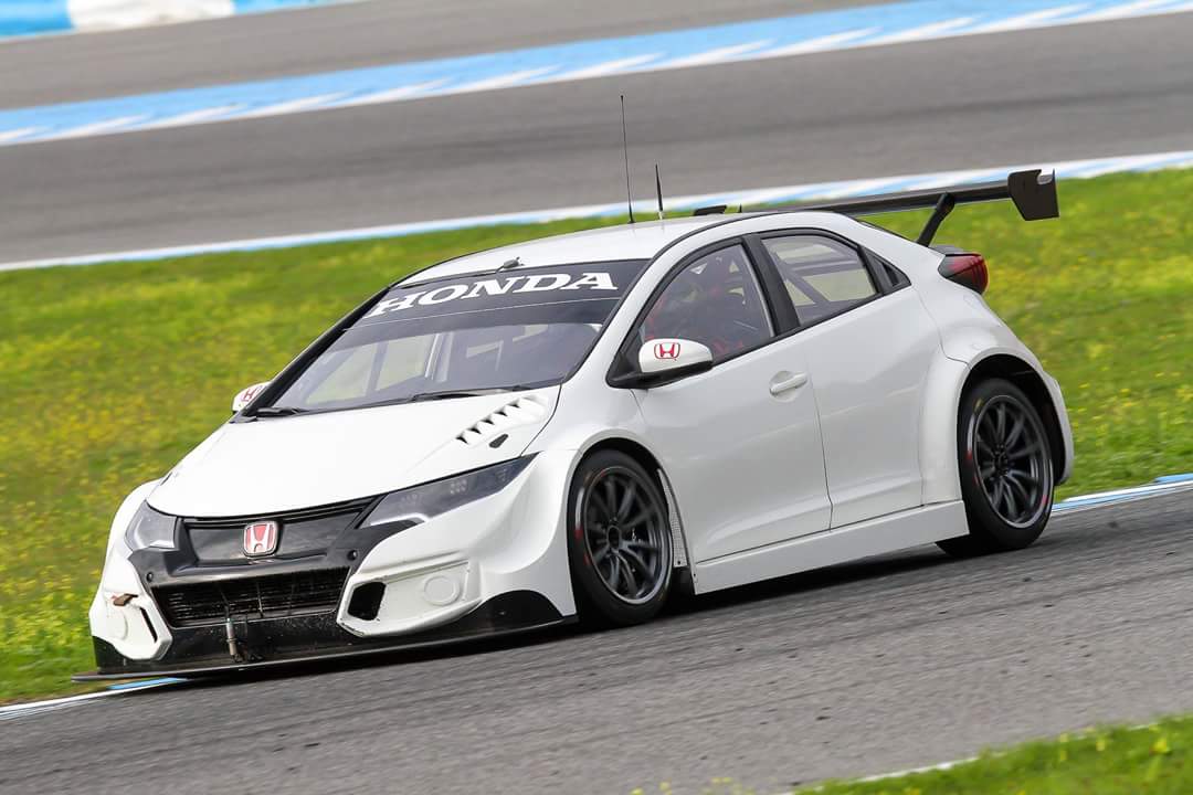 An important day for <a href="/Huffsport/">Rob Huff</a> &amp; <a href="/michelisz/">Michelisz Norbert</a> getting behind the wheel of the 2016 WTCC works car for the first time!