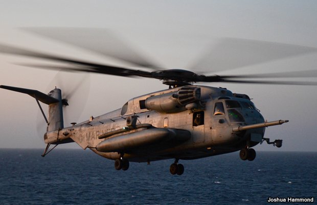 #EstadosUnidos: Chocan dos helicópteros en #Hawaii – ow.ly/X7sPN <a href="/USMC/">U.S. Marines</a>