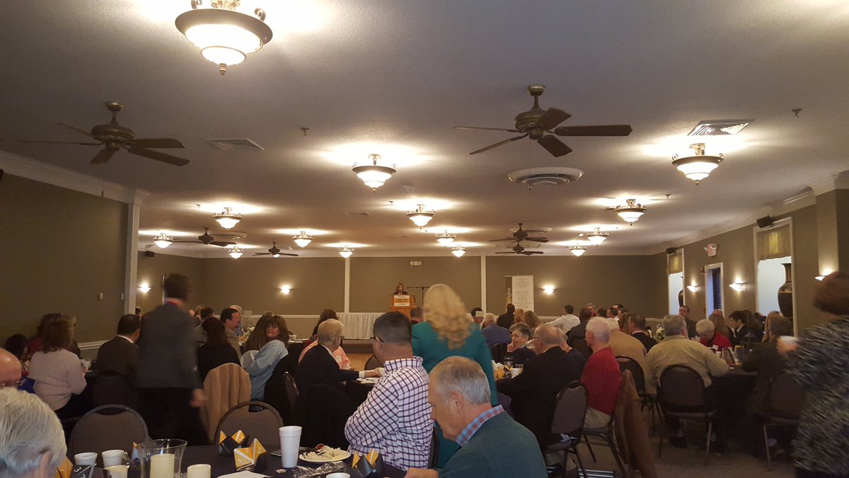 trishagoodale's tweet photo. LS Chamber Sunnyside Up Breakfast. #LSChamber #2016 https://t.co/zHpZIKXOTi