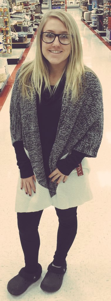 TheMillestVML's tweet image. Too much fun today with Trend Friday with my models @LauraHarrisTGT and @AbbyAtTarget!!! #cozy #athleisure