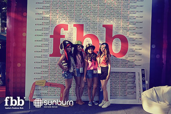 ScoopWhoop's tweet photo. Here are the 10 best festival #StyleTrends spotted at #Sunburn2015: https://t.co/B6K6aynu2v
@fbb_india https://t.co/T1tNxMEaYo