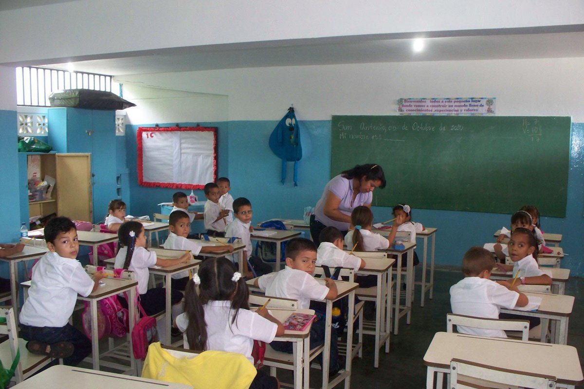 #FelizDíaDelEducador a todos los profesionales que con vocación y mística forman a las nuevas generaciones