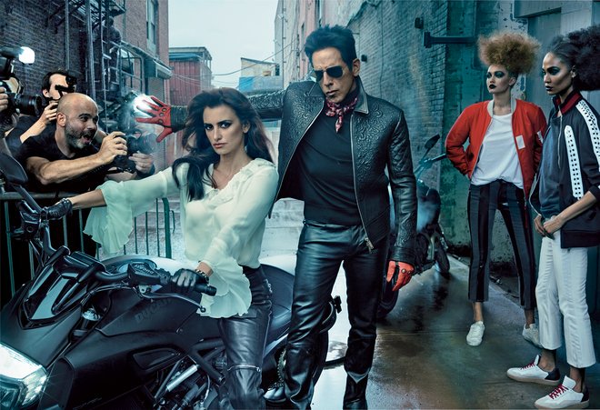 voguemagazine's tweet image. Derek Zoolander and Penélope Cruz grace the latest cover of Vogue: vogue.cm/5sF1dv5 @RedHourBen #Zoolander2