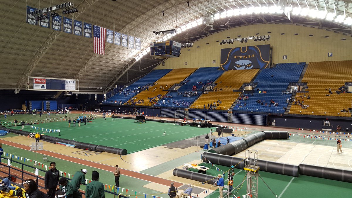 KINGU_XCTF's tweet image. Starting off the 2016 track season at ETSU! #KingPride #KingTrack