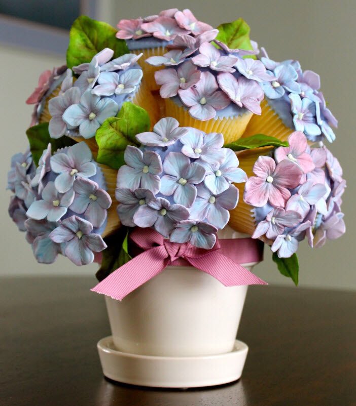 Places these on <a href="/AllyWisseMurray/">Aaliyah Wisse Murray</a> desk at work as a peace offering.