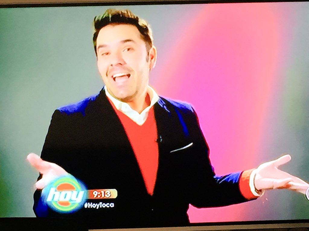 marthacarrillo's tweet photo. Eres el mejor 💇🏻💁🏻@bernardojavier6 👏🏻👏🏻👏🏻!!!!  Qué bueno q está contigo @reynaldolopeztv  Los quierooo!!!💋💋 https://t.co/cP0Gu7RRPZ