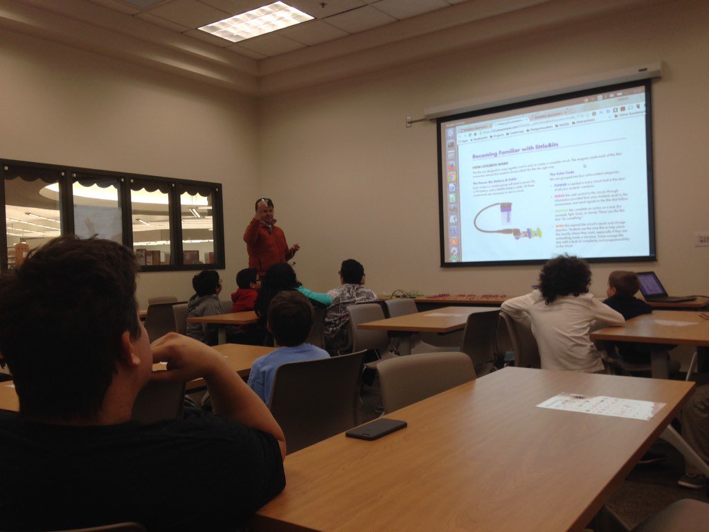 SiliconGlades's tweet image. Mentor Michael gets @CoderDojoTPA session humming with @littleBits @GirlsWhoCode @BoysWhoCode at @TampaHillsLib JPL