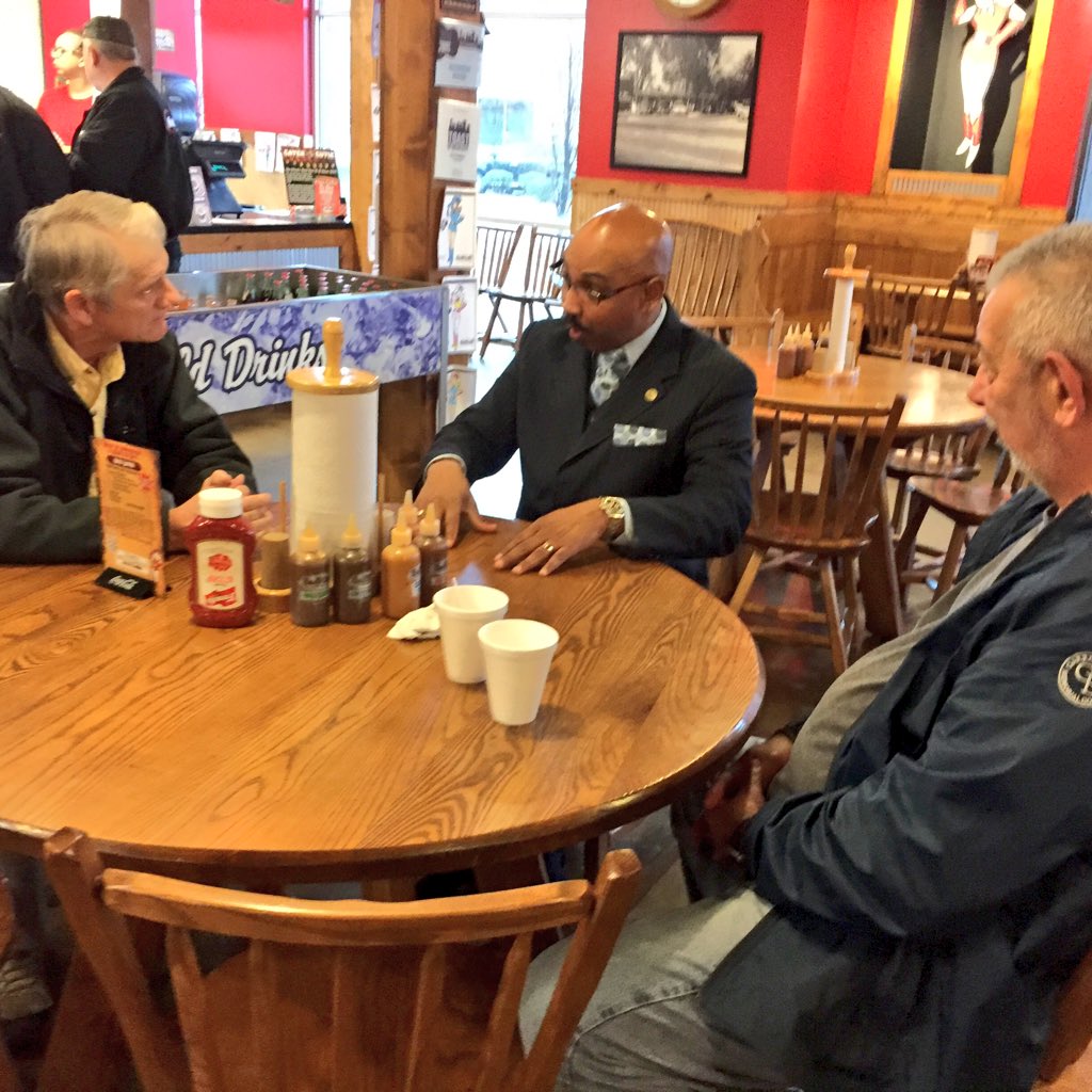 JamesAHambrick's tweet photo. The best part of #CoffeeWithaCop is connecting with citizens from the community. Great interaction this morning. https://t.co/2WK5QBgWHu