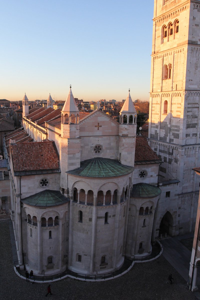 modena_pic's tweet photo. Nel 1099 i modenesi costruiscono una Cattedrale, 900 anni dopo diventa Patrimonio Mondiale dell'Umanità #UNESCO https://t.co/oHhDqUsKKR