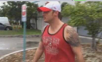 Nick Carter: Just a guy trying to enjoy some vacation time. bit.ly/1Okc1sY?utm_me… https://t.co/6xG6SmrYUN