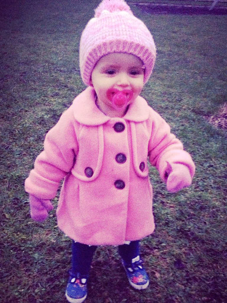 Nikkiwalker89's tweet photo. My girl is so pretty 💗 #parkplaytime #Lily #daughter #beauty #newburnpark https://t.co/WYgpglzq5h