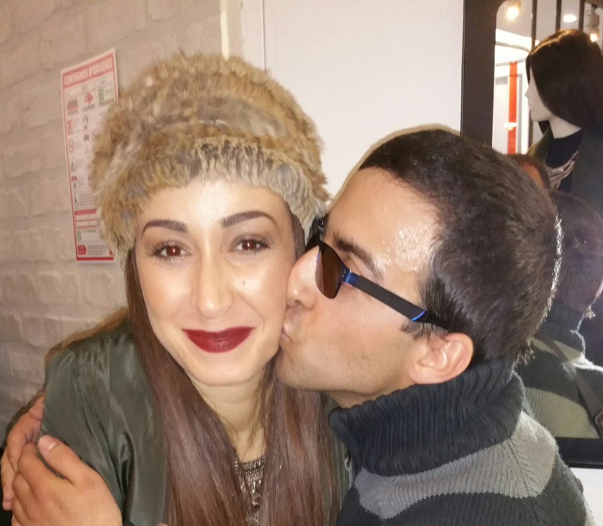 RAPHAELCASTRO9's tweet image. @kenzafarah_off 💖💖💖💖💖💖💋💋💋😘👌je fait plain de GROS GROS BISOUS BIG BISOUS #MonUnique #MaNuméro1 RT #KFteam