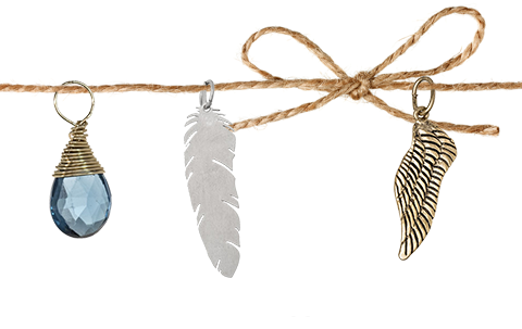 MarleesStyle's tweet photo. #Charms are becoming the new standard for everyday #jewelry. See all the ways to wear them: https://t.co/sUlvAFLeta https://t.co/64gBNyy0gE