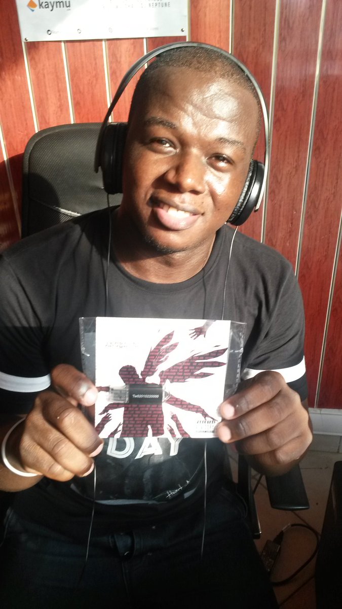 EdelKoulla's tweet photo. Ils l'ont deja!!
#innovation237 cle/album
#AngelEP dispo gratuitement sur https://t.co/qTvwJ0YGOO jusqu'au 18/01 https://t.co/I8lWyIUIxR