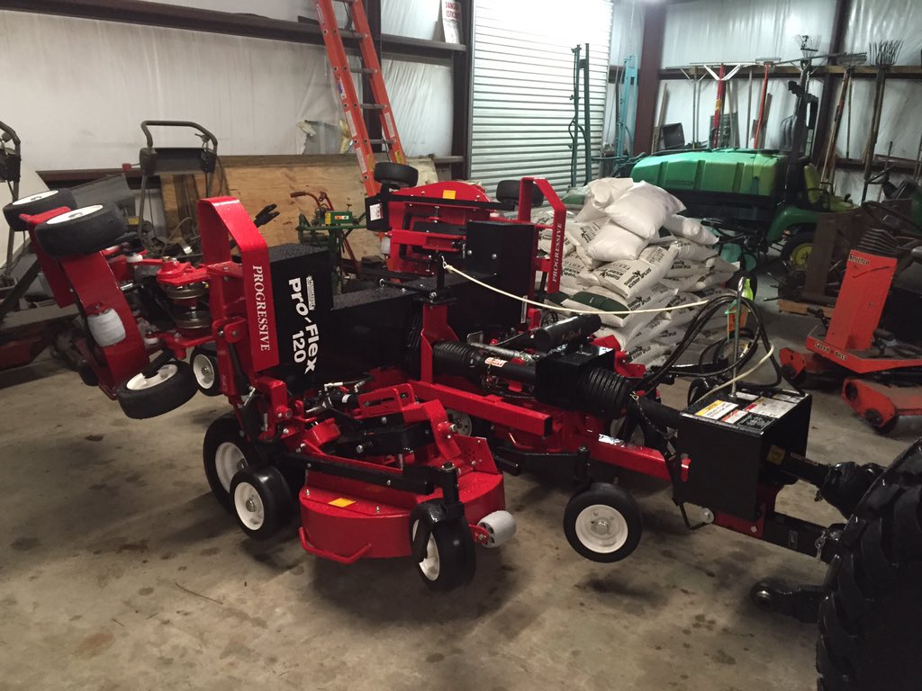 Delivered Okefenokee CC their first loads today! <a href="/ShowTurf/">ShowTurf</a> <a href="/JohnDeere/">John Deere USA</a> #repeatcustomer More to come Monday!