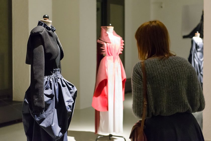 Kunstpalast, Düsseldorf (@kunstpalast) on Twitter photo Noch bis 31.1. sind bei uns die von #Zurbarán inspirierten Gewänder der jungen Designer der <a href="/AMD_School/">Akademie Mode&Design</a> zu sehen! Noch bis 31.1. sind bei uns die von #Zurbarán inspirierten Gewänder der jungen Designer der <a href="/AMD_School/">Akademie Mode&Design</a> zu sehen!
